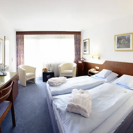 Отель Akzent Frankenbrunnen 4*