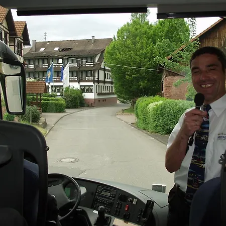 阿克岑弗兰肯布鲁嫩酒店