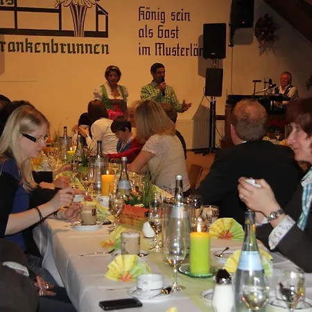 阿克岑弗兰肯布鲁嫩酒店 酒店 4*