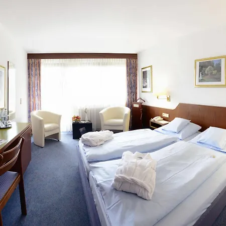 阿克岑弗兰肯布鲁嫩酒店 酒店