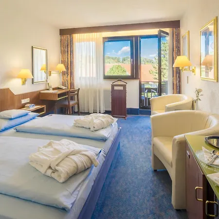 阿克岑弗兰肯布鲁嫩酒店 雷哈德萨策森