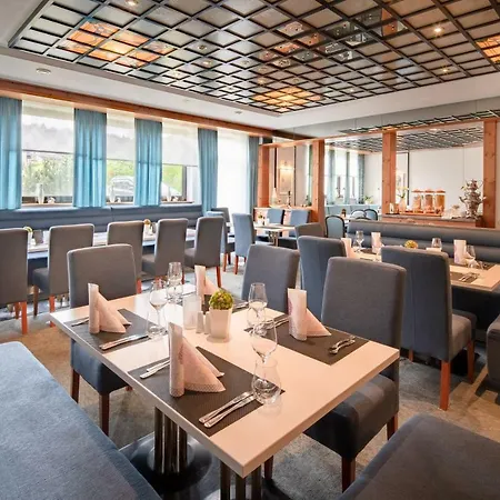 阿克岑弗兰肯布鲁嫩酒店 雷哈德萨策森